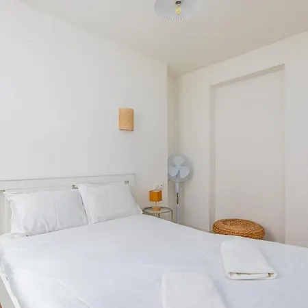 Luma Oberkampf - Jean Pierre Timbaud Apartment Paris